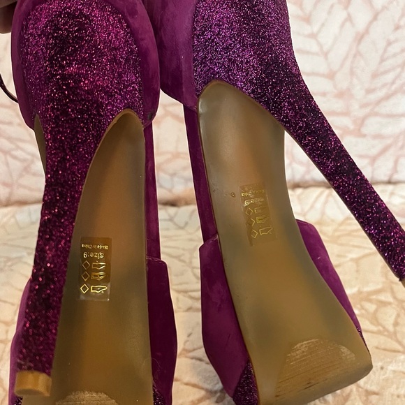 Shoe Republic LA Purple Pumps - Picture 3 of 5